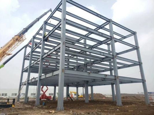 Moderni edifici industriali in acciaio prefabbricati con isolamento