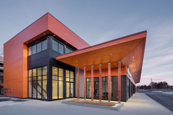 Portal Frame Steel Structure Building Costruzione per magazzino commerciale / laboratorio di fabbricazione industriale