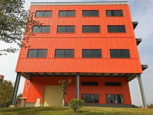 Strutture in acciaio prefabbricate a più piani