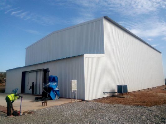 Moderna struttura in acciaio galvanizzato con progettazione ingegneristica professionale