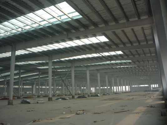 Moderni progetti di magazzini in acciaio prefabbricati con isolamento avanzato ed efficienza energetica