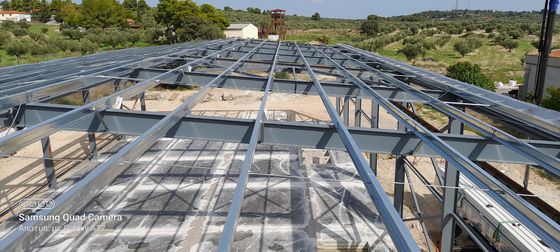 Costruzione di magazzini industriali in acciaio con mezzanine per uffici
