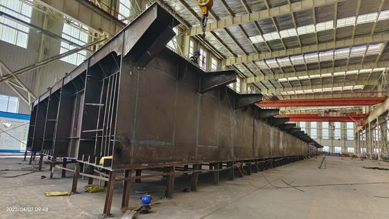 Ponte a travi in acciaio su misura ad alta resistenza per progetti ferroviari autostradali Tempo di costruzione breve e forte