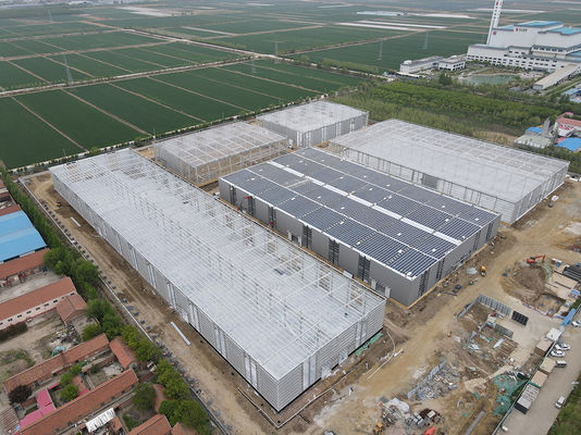 Capannone industriale prefabbricato con struttura in acciaio anticorrosione e certificazione
