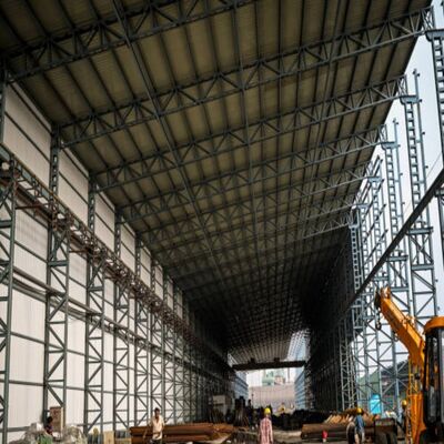 Progetto Strutturale in Acciaio Architettonico su Misura con Fabbricazione di Alta Precisione e Resistenza Sismica